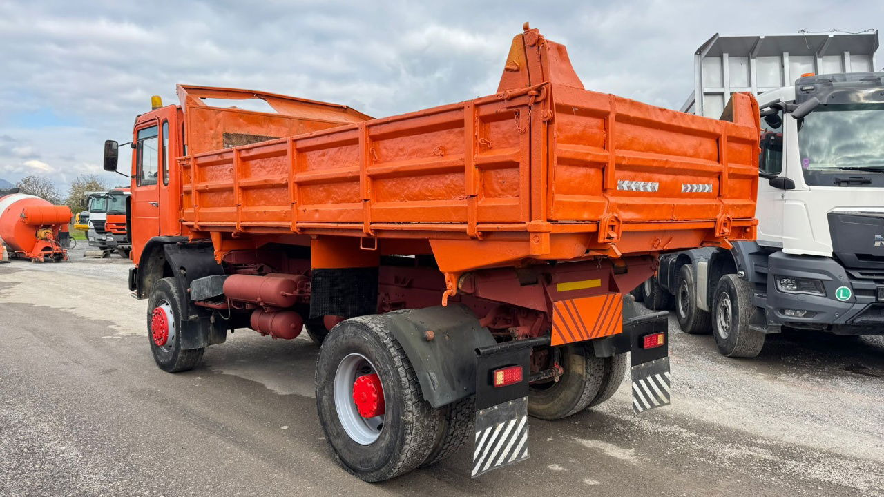 MAN 19.331 4X4 3 sided tipper - ZF Gearbox - Billenőplatós teherautó: 4 kép. MAN 19.331 4X4 3 sided tipper - ZF Gearbox - Billenőplatós teherautó: 4 kép.