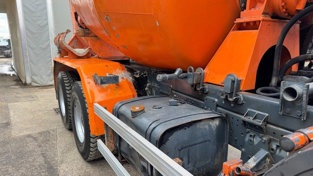 MAN 26.272 6x4 mixer - 7M3 - full spring - Betonmixer: 4 kép. MAN 26.272 6x4 mixer - 7M3 - full spring - Betonmixer: 4 kép.