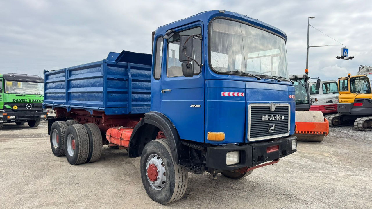 MAN 26.281 6x6 3 sided tipper - ZF gearbox - Billenőplatós teherautó: 3 kép. MAN 26.281 6x6 3 sided tipper - ZF gearbox - Billenőplatós teherautó: 3 kép.