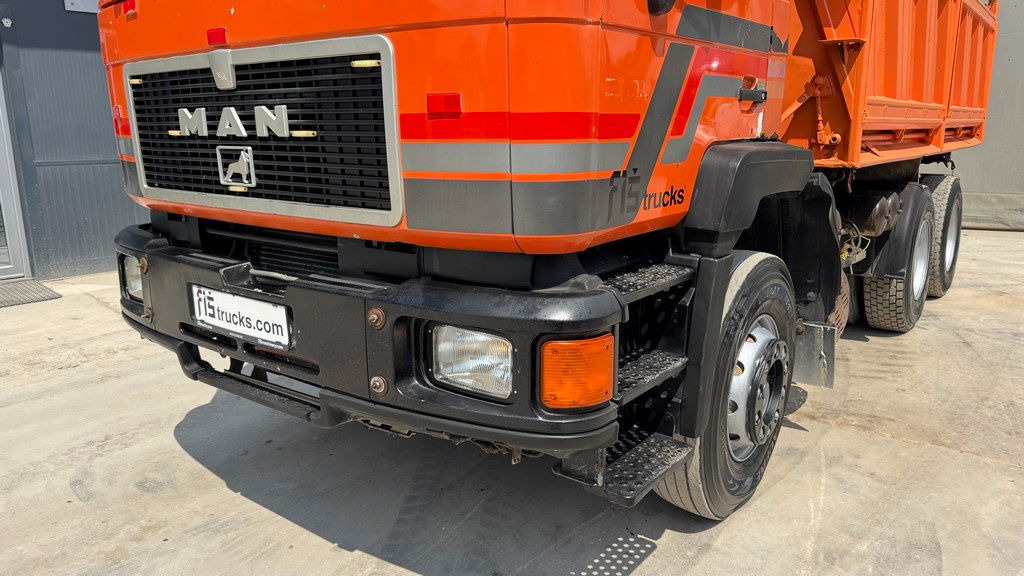 MAN 26.372 6x4 meiller tipper - Billenőplatós teherautó: 2 kép. MAN 26.372 6x4 meiller tipper - Billenőplatós teherautó: 2 kép.