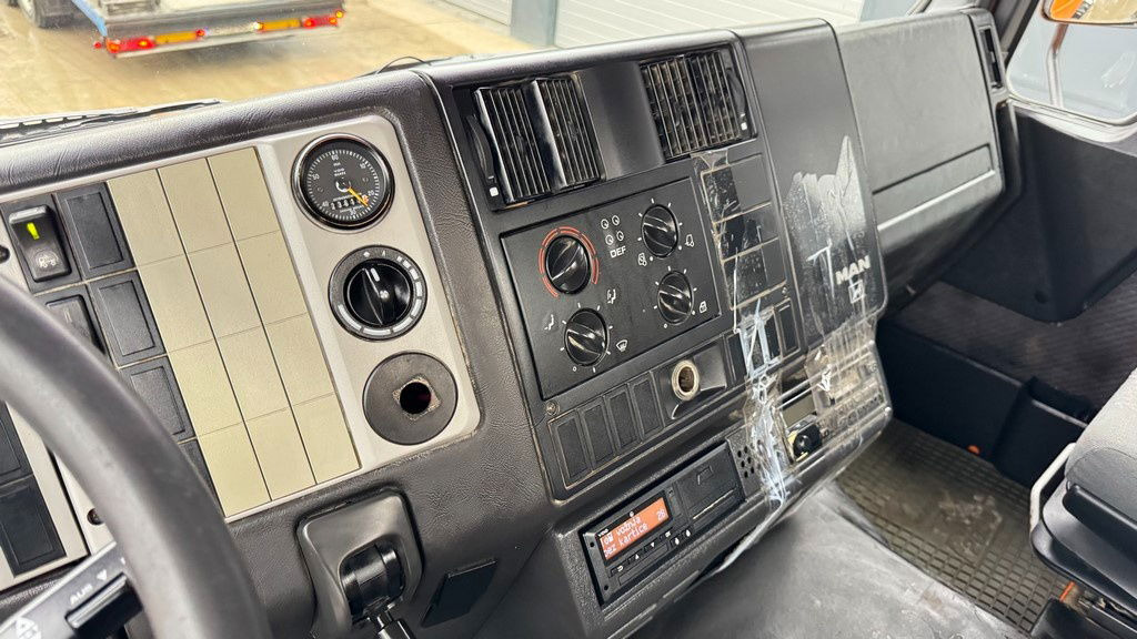 Betonmixer MAN 27.414 FE 410A 6x4 stetter - 7m3 - euro 3: 25 kép. Betonmixer MAN 27.414 FE 410A 6x4 stetter - 7m3 - euro 3: 25 kép.