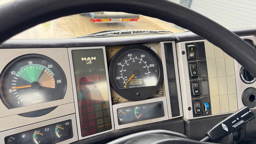 Betonmixer MAN 27.414 FE 410A 6x4 stetter - 7m3 - euro 3: 26 kép. Betonmixer MAN 27.414 FE 410A 6x4 stetter - 7m3 - euro 3: 26 kép.