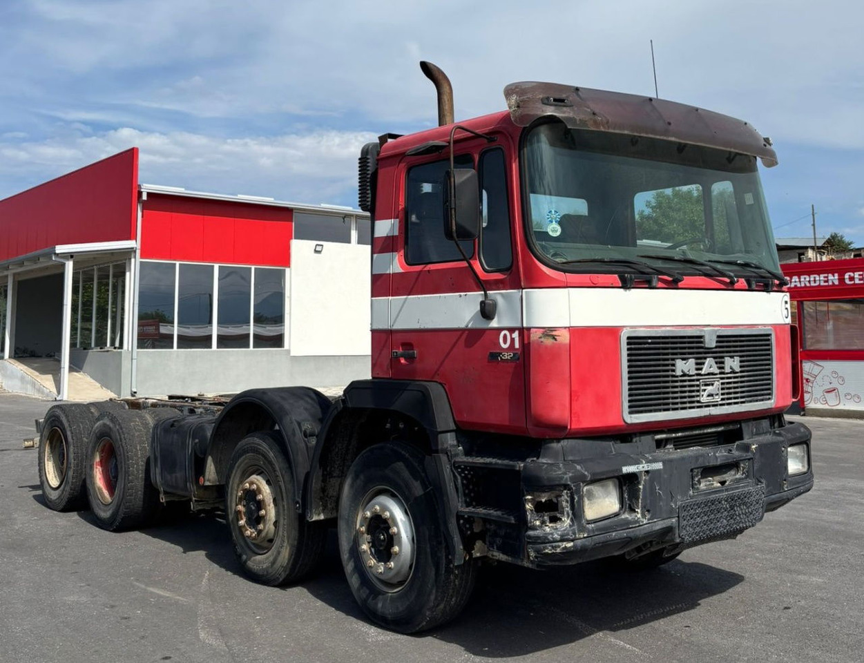 MAN 32.322 8x4 chassis - spring - Alvaz teherautó: 2 kép. MAN 32.322 8x4 chassis - spring - Alvaz teherautó: 2 kép.