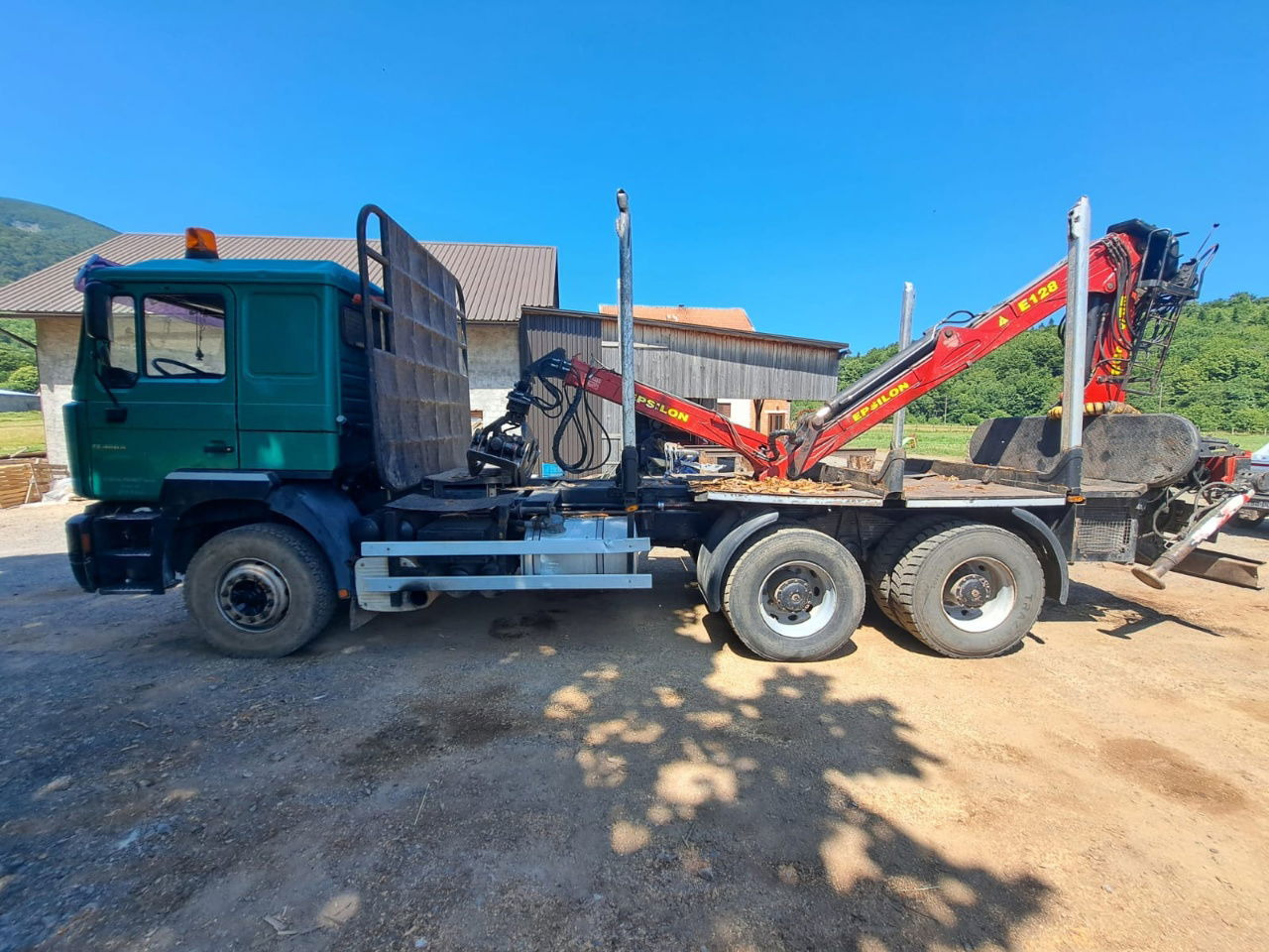 MAN 33.464 6x4 forest truck - Complete Spring - Epsilon E128 + scissors - Rönkszállító teherautó: 3 kép. MAN 33.464 6x4 forest truck - Complete Spring - Epsilon E128 + scissors - Rönkszállító teherautó: 3 kép.