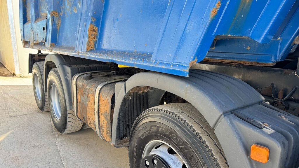 MAN TGA 41.480 8x4 Meiller dumper tipper - ac - Billenőplatós teherautó: 4 kép. MAN TGA 41.480 8x4 Meiller dumper tipper - ac - Billenőplatós teherautó: 4 kép.