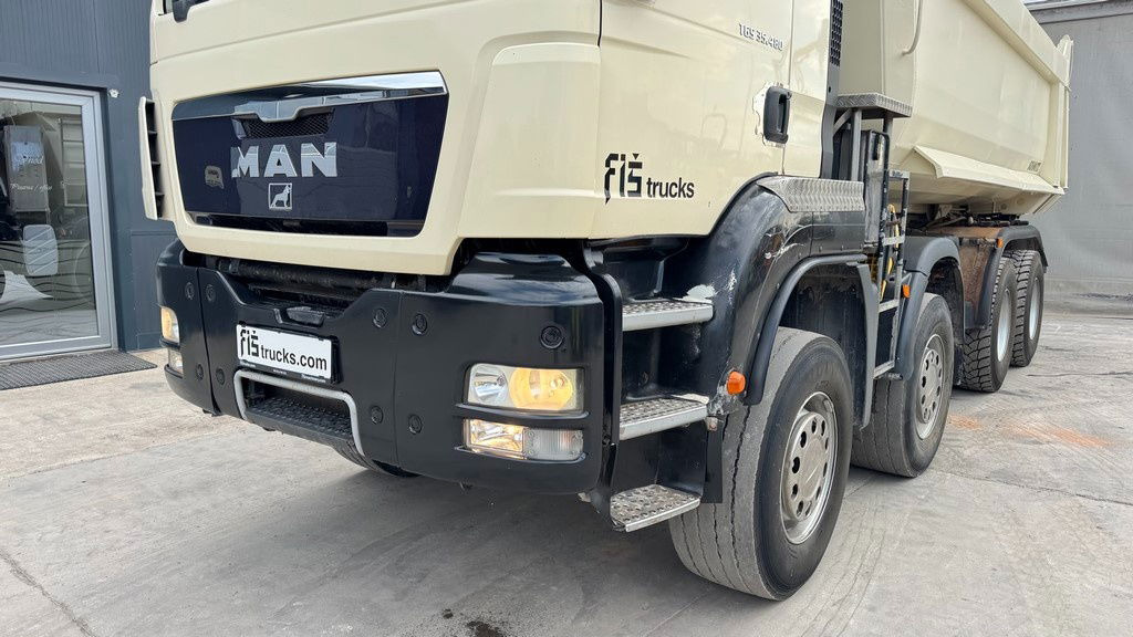 MAN TGS 35.480 8x4 schmitz dumper tipper - Billenőplatós teherautó: 2 kép. MAN TGS 35.480 8x4 schmitz dumper tipper - Billenőplatós teherautó: 2 kép.