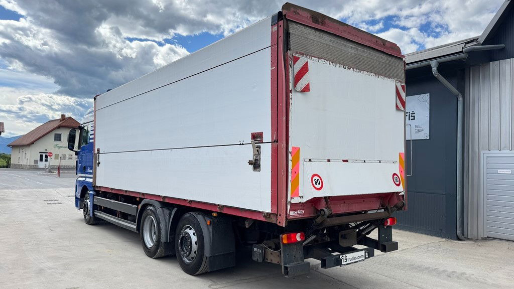 MAN TGX 26.440 6x2 box truck - retarder - lifting axle - Dobozos felépítményű teherautó: 5 kép. MAN TGX 26.440 6x2 box truck - retarder - lifting axle - Dobozos felépítményű teherautó: 5 kép.