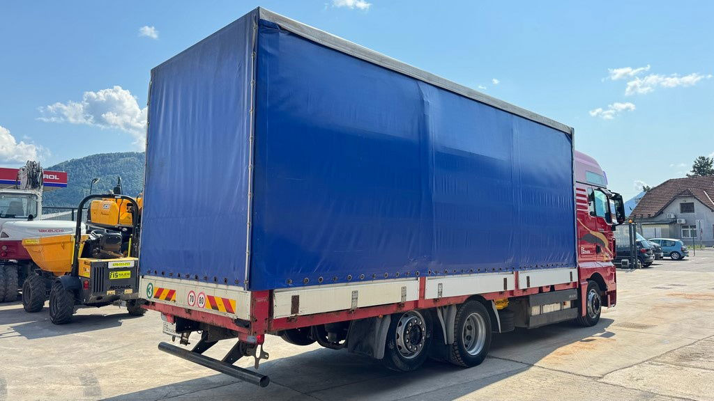 MAN TGX 26.440 6x2 box truck - retarder - lifting+steering axle - Dobozos felépítményű teherautó: 4 kép. MAN TGX 26.440 6x2 box truck - retarder - lifting+steering axle - Dobozos felépítményű teherautó: 4 kép.