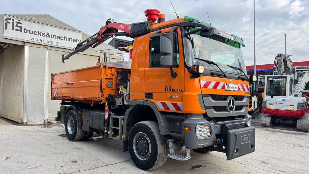 Billenőplatós teherautó Mercedes-Benz Actros 1832 AK tipper 4x4 - crane Fassi 9.2M - remote control: 8 kép.