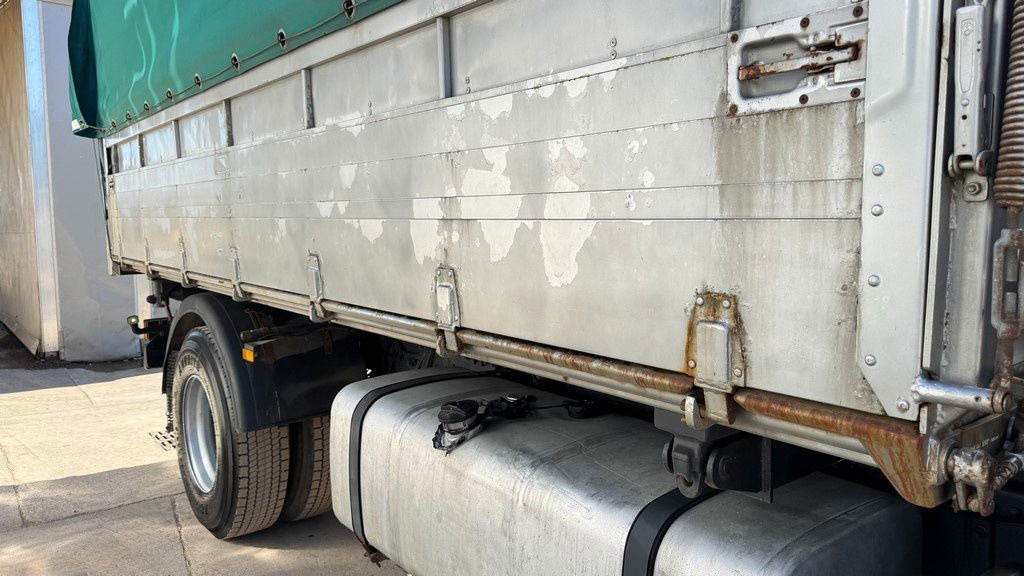 Mercedes-Benz Actros 1841 L 4x2 tipper - tarpaulin - euro 5 - Billenőplatós teherautó: 4 kép. Mercedes-Benz Actros 1841 L 4x2 tipper - tarpaulin - euro 5 - Billenőplatós teherautó: 4 kép.