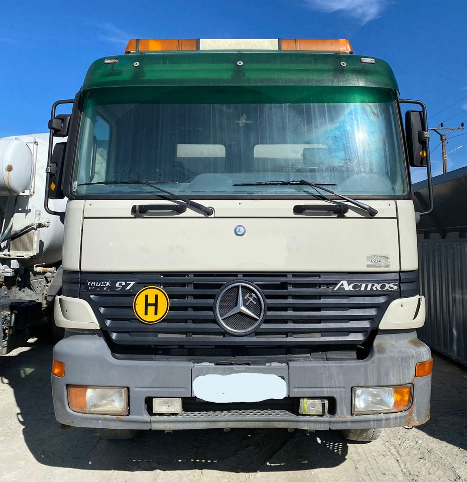 Mercedes-Benz Actros 2635 K 6X4 3 sided tipper - Billenőplatós teherautó: 3 kép. Mercedes-Benz Actros 2635 K 6X4 3 sided tipper - Billenőplatós teherautó: 3 kép.
