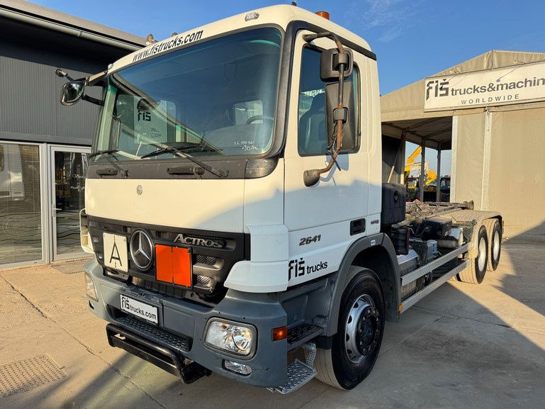 Mercedes-Benz Actros 2641 6x4 hiab abroll tipper - spring complete - Cserefelépítményes teherautó: 1 kép. Mercedes-Benz Actros 2641 6x4 hiab abroll tipper - spring complete - Cserefelépítményes teherautó: 1 kép.
