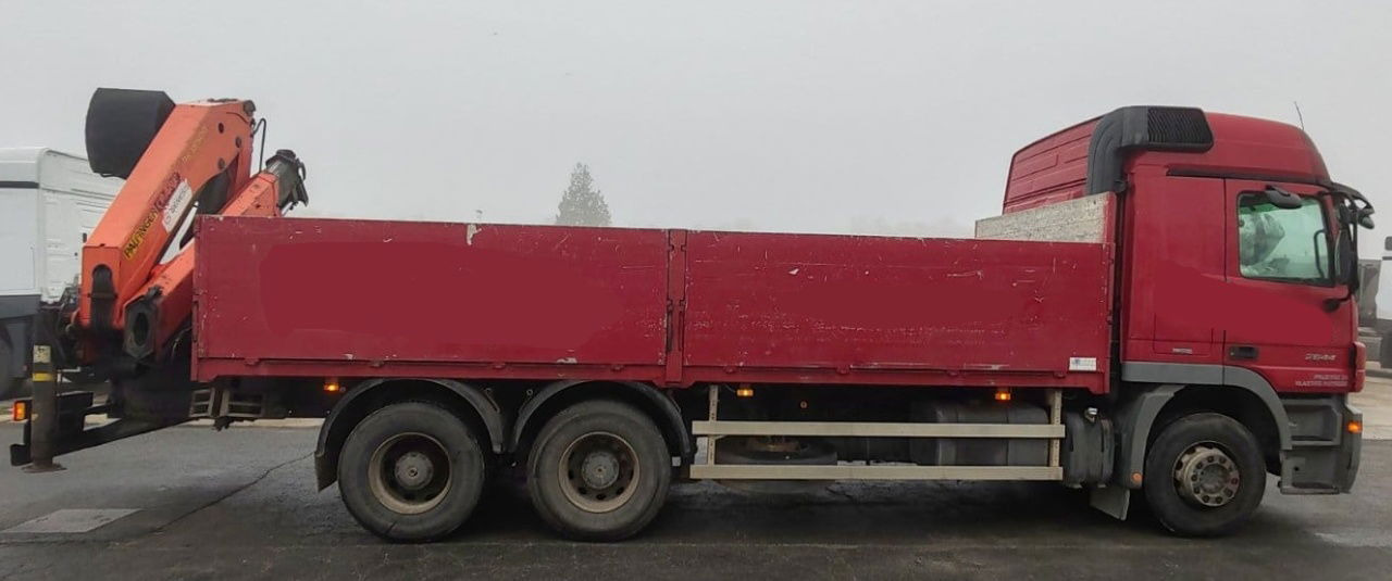 Mercedes-Benz Actros 2644L 6X4 stake body - Palfinger crane PK18500 - Platós teherautó: 4 kép. Mercedes-Benz Actros 2644L 6X4 stake body - Palfinger crane PK18500 - Platós teherautó: 4 kép.