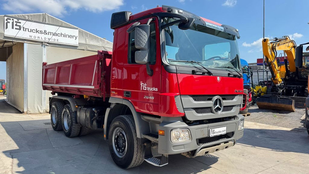 Mercedes-Benz Actros 2648 K 6X4 3 sided tipper - retarder - Billenőplatós teherautó: 4 kép. Mercedes-Benz Actros 2648 K 6X4 3 sided tipper - retarder - Billenőplatós teherautó: 4 kép.