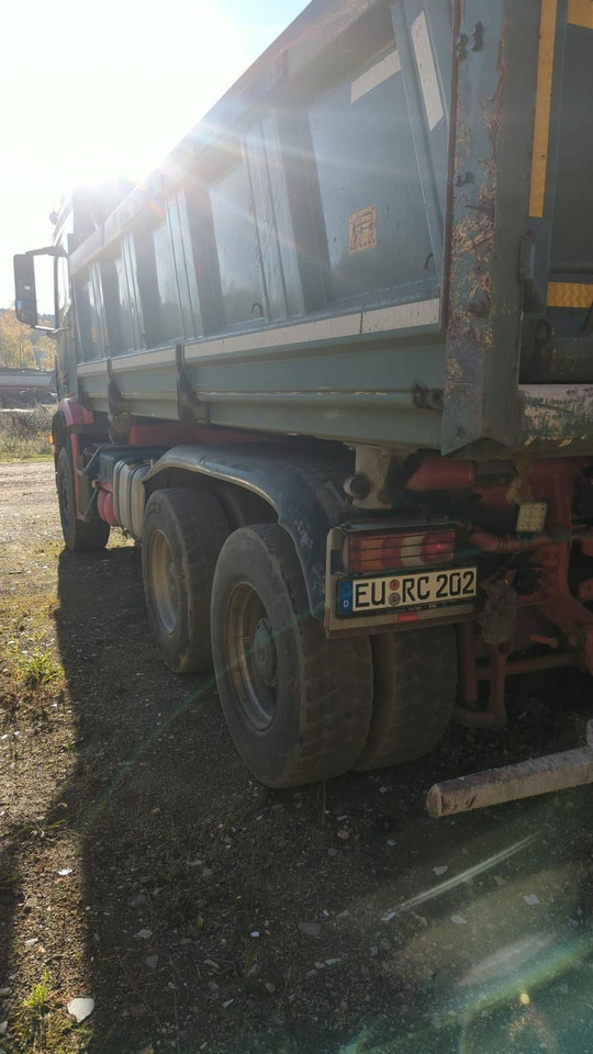 Mercedes-Benz Actros 2651 6X4 meiller bordmatic tipper - Billenőplatós teherautó: 4 kép. Mercedes-Benz Actros 2651 6X4 meiller bordmatic tipper - Billenőplatós teherautó: 4 kép.