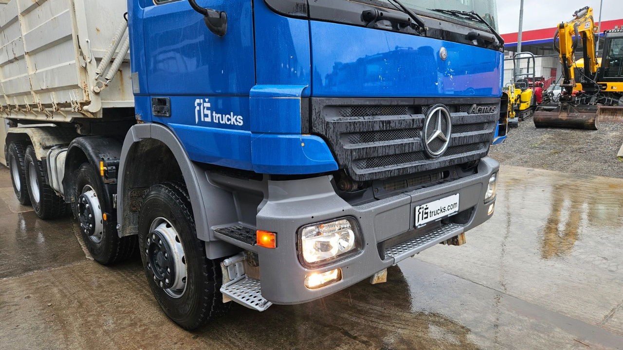 Mercedes-Benz Actros 3241 8x4 3 sided tipper - full spring - Billenőplatós teherautó: 2 kép. Mercedes-Benz Actros 3241 8x4 3 sided tipper - full spring - Billenőplatós teherautó: 2 kép.