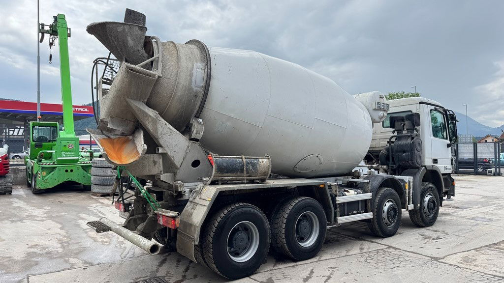 Mercedes-Benz Actros 3241 8x4 mixer 9m3 - Betonmixer: 5 kép. Mercedes-Benz Actros 3241 8x4 mixer 9m3 - Betonmixer: 5 kép.