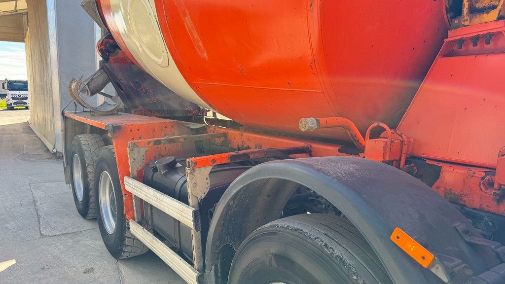 Mercedes-Benz Actros 3241 8x4 mixer 9m3 - Betonmixer: 4 kép. Mercedes-Benz Actros 3241 8x4 mixer 9m3 - Betonmixer: 4 kép.
