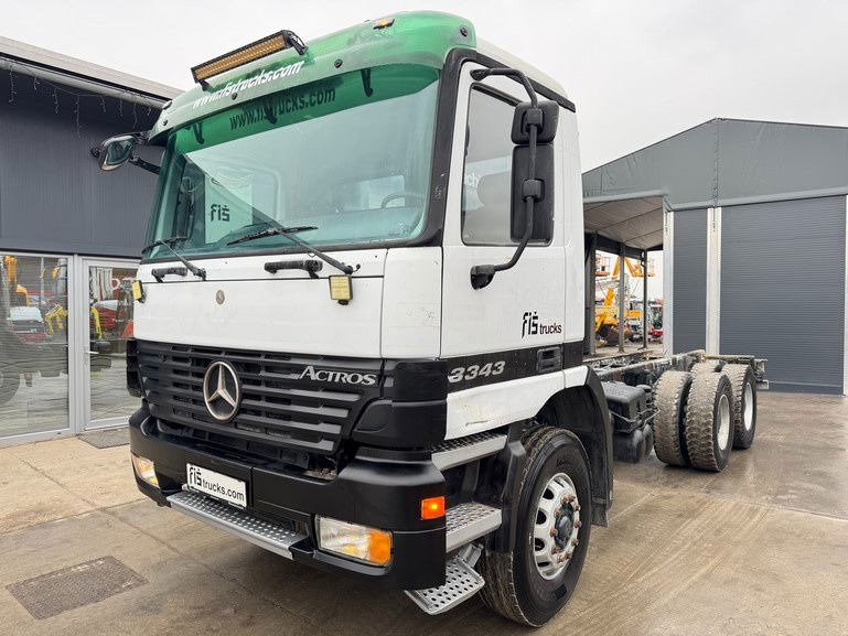 Mercedes-Benz Actros 3331 B 6x4 chassis - big axle - Alvaz teherautó: 1 kép. Mercedes-Benz Actros 3331 B 6x4 chassis - big axle - Alvaz teherautó: 1 kép.