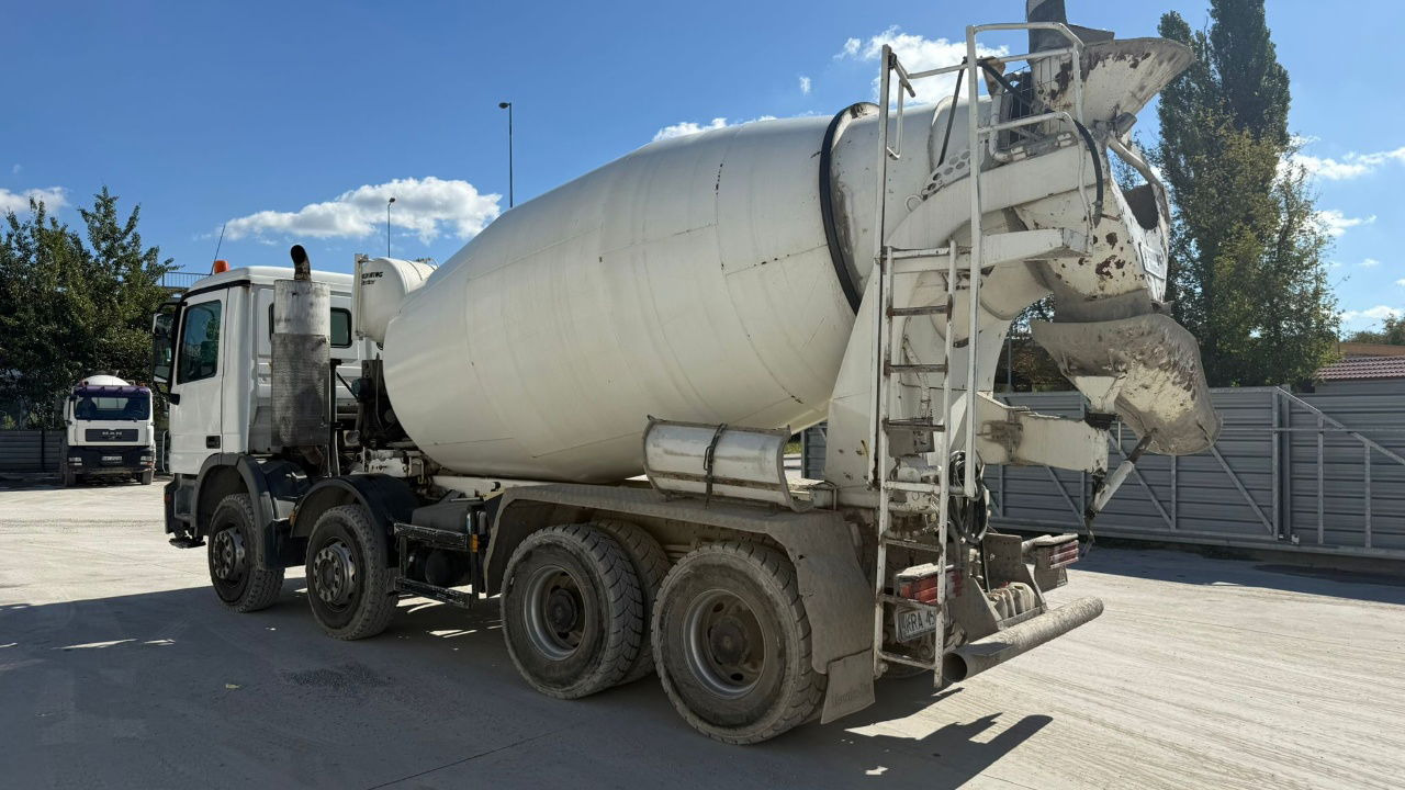 Mercedes-Benz Actros 3532 8x4 beton Schwing mixer 10m3 - Betonmixer: 3 kép. Mercedes-Benz Actros 3532 8x4 beton Schwing mixer 10m3 - Betonmixer: 3 kép.