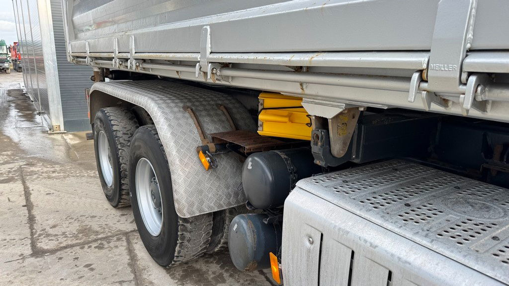Mercedes-Benz Arocs 2643 6X4 meiller bordmatic tipper - Billenőplatós teherautó: 4 kép. Mercedes-Benz Arocs 2643 6X4 meiller bordmatic tipper - Billenőplatós teherautó: 4 kép.