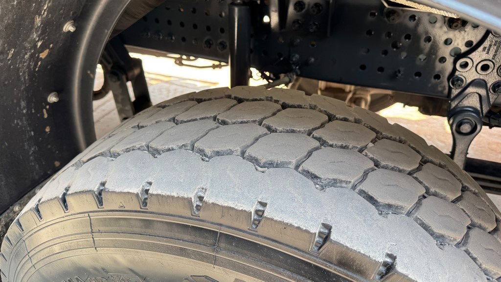 Billenőplatós teherautó Mercedes-Benz Arocs 3248 8X4 mulda tipper - electric taurpaulin: 14 kép.