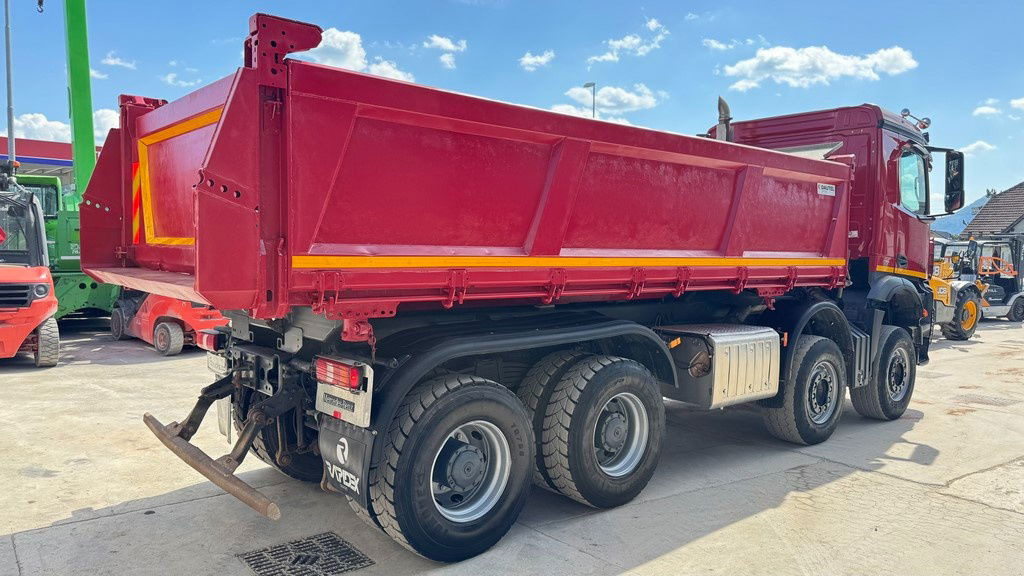Mercedes-Benz Arocs 4145 8X4 tipper - bordmatic - Billenőplatós teherautó: 5 kép. Mercedes-Benz Arocs 4145 8X4 tipper - bordmatic - Billenőplatós teherautó: 5 kép.