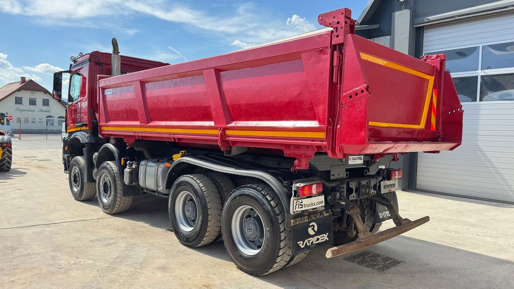 Billenőplatós teherautó Mercedes-Benz Arocs 4145 8X4 tipper - bordmatic: 6 kép.