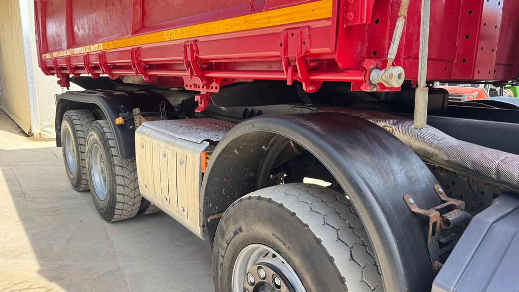 Mercedes-Benz Arocs 4145 8X4 tipper - bordmatic - Billenőplatós teherautó: 4 kép. Mercedes-Benz Arocs 4145 8X4 tipper - bordmatic - Billenőplatós teherautó: 4 kép.