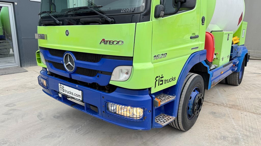 Mercedes-Benz Atego 1529 K 4X2 LPG Omsp Macola P27BN 11.000L - Tartályos teherautó: 2 kép. Mercedes-Benz Atego 1529 K 4X2 LPG Omsp Macola P27BN 11.000L - Tartályos teherautó: 2 kép.