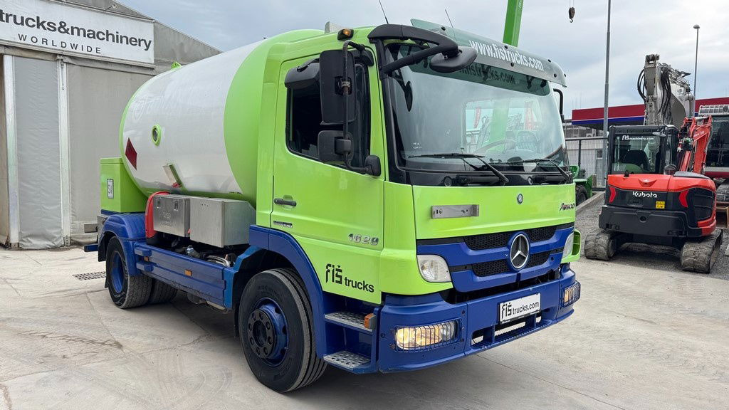 Mercedes-Benz Atego 1529 K 4X2 LPG Omsp Macola P27BN 11.000L - Tartályos teherautó: 3 kép. Mercedes-Benz Atego 1529 K 4X2 LPG Omsp Macola P27BN 11.000L - Tartályos teherautó: 3 kép.