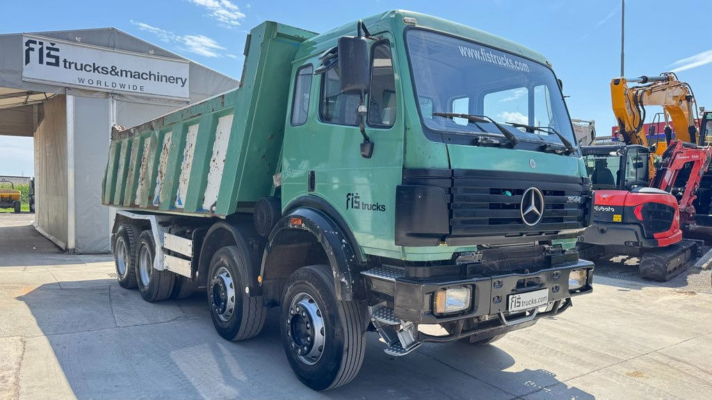 Mercedes-Benz SK 3235 8X4 tipper - V8 - Billenőplatós teherautó: 3 kép. Mercedes-Benz SK 3235 8X4 tipper - V8 - Billenőplatós teherautó: 3 kép.