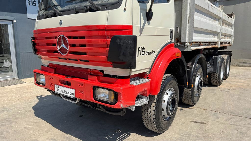 Mercedes-Benz SK 3235 8X4 tipper - V8 - top conditon - Billenőplatós teherautó: 2 kép. Mercedes-Benz SK 3235 8X4 tipper - V8 - top conditon - Billenőplatós teherautó: 2 kép.