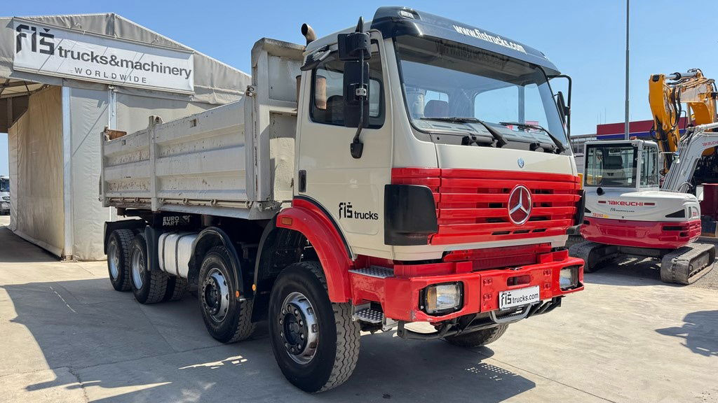 Mercedes-Benz SK 3235 8X4 tipper - V8 - top conditon - Billenőplatós teherautó: 3 kép. Mercedes-Benz SK 3235 8X4 tipper - V8 - top conditon - Billenőplatós teherautó: 3 kép.