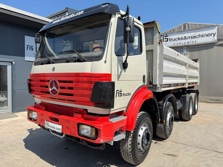 Mercedes-Benz SK 3235 8X4 tipper - V8 - top conditon - Billenőplatós teherautó: 1 kép. Mercedes-Benz SK 3235 8X4 tipper - V8 - top conditon - Billenőplatós teherautó: 1 kép.