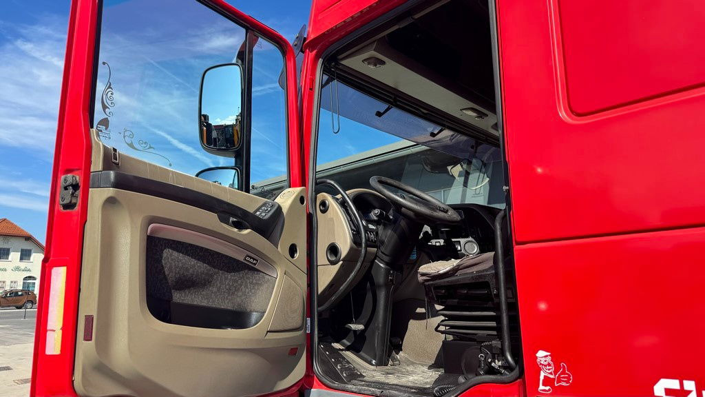 DAF XF 105.460 4x2 tractor unit - tipp. hydr. lízing DAF XF 105.460 4x2 tractor unit - tipp. hydr.: 16 kép.