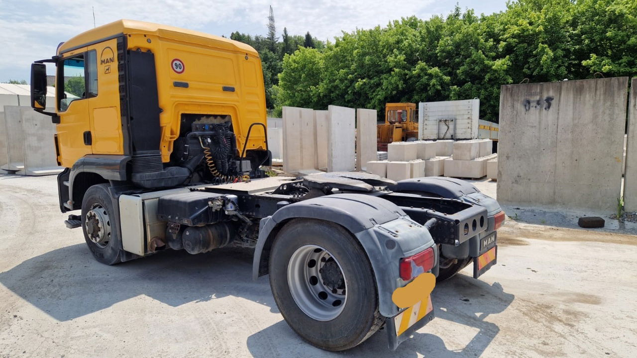 MAN 18.440 4x4 BLS tractor unit - tipp. hydraulics - Nyergesvontató: 5 kép. MAN 18.440 4x4 BLS tractor unit - tipp. hydraulics - Nyergesvontató: 5 kép.
