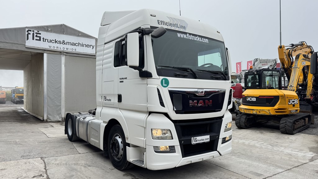 MAN TGX 18.440 4X2 tractor unit - retarder - Nyergesvontató: 3 kép. MAN TGX 18.440 4X2 tractor unit - retarder - Nyergesvontató: 3 kép.