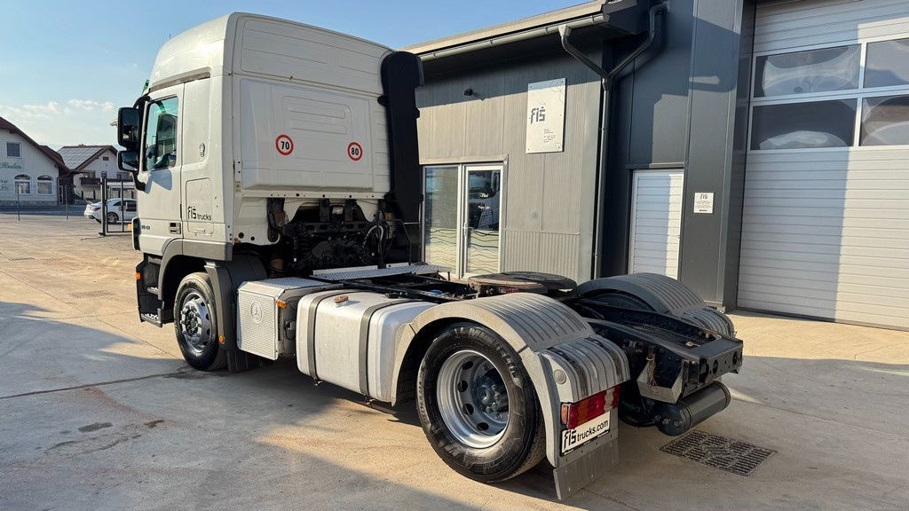 Mercedes-Benz Actros 1841 LS 4x2 tractor unit - Nyergesvontató: 4 kép. Mercedes-Benz Actros 1841 LS 4x2 tractor unit - Nyergesvontató: 4 kép.