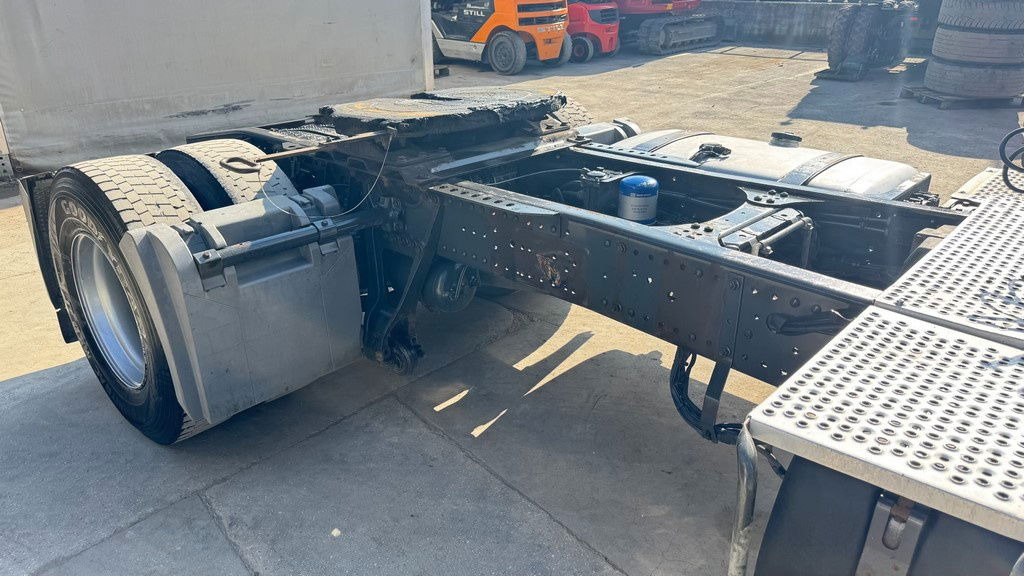 Mercedes-Benz Actros 1841 LS 4x2 tractor unit - retarder - Nyergesvontató: 4 kép. Mercedes-Benz Actros 1841 LS 4x2 tractor unit - retarder - Nyergesvontató: 4 kép.
