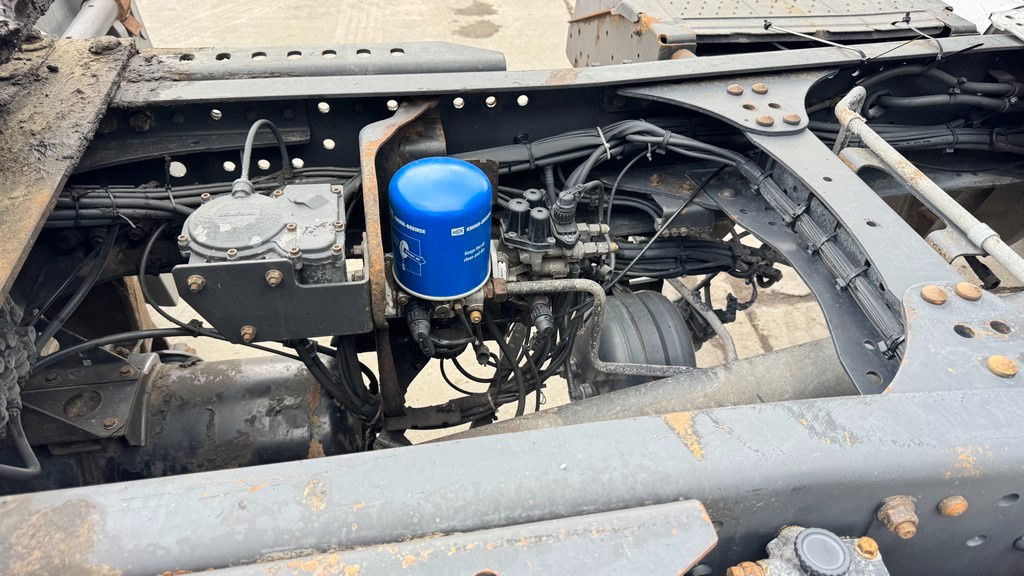 Mercedes-Benz Actros 1843 LS 4x2 tractor unit - air condition - Nyergesvontató: 5 kép. Mercedes-Benz Actros 1843 LS 4x2 tractor unit - air condition - Nyergesvontató: 5 kép.