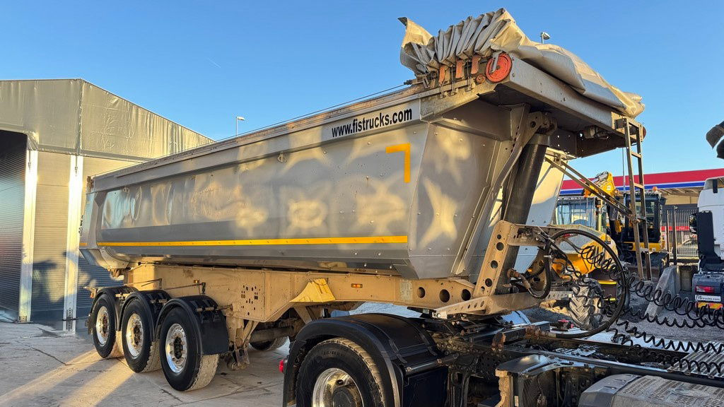 Schmitz Cargobull SCBS3D - elec. taurpaulin - Félpótkocsi billenőplatós: 2 kép. Schmitz Cargobull SCBS3D - elec. taurpaulin - Félpótkocsi billenőplatós: 2 kép.