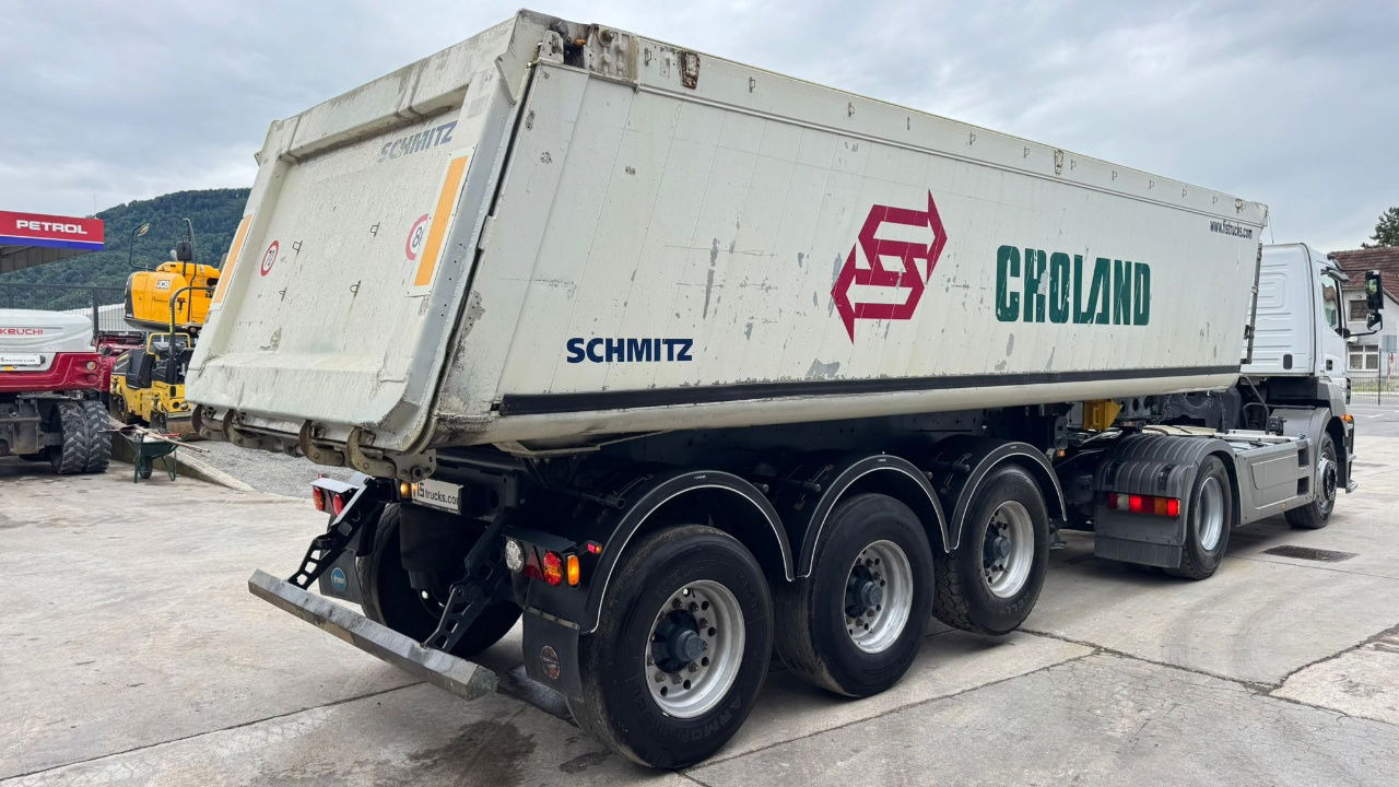 Schmitz Cargobull SKI 24 Tipper Trailer - Félpótkocsi billenőplatós: 4 kép. Schmitz Cargobull SKI 24 Tipper Trailer - Félpótkocsi billenőplatós: 4 kép.
