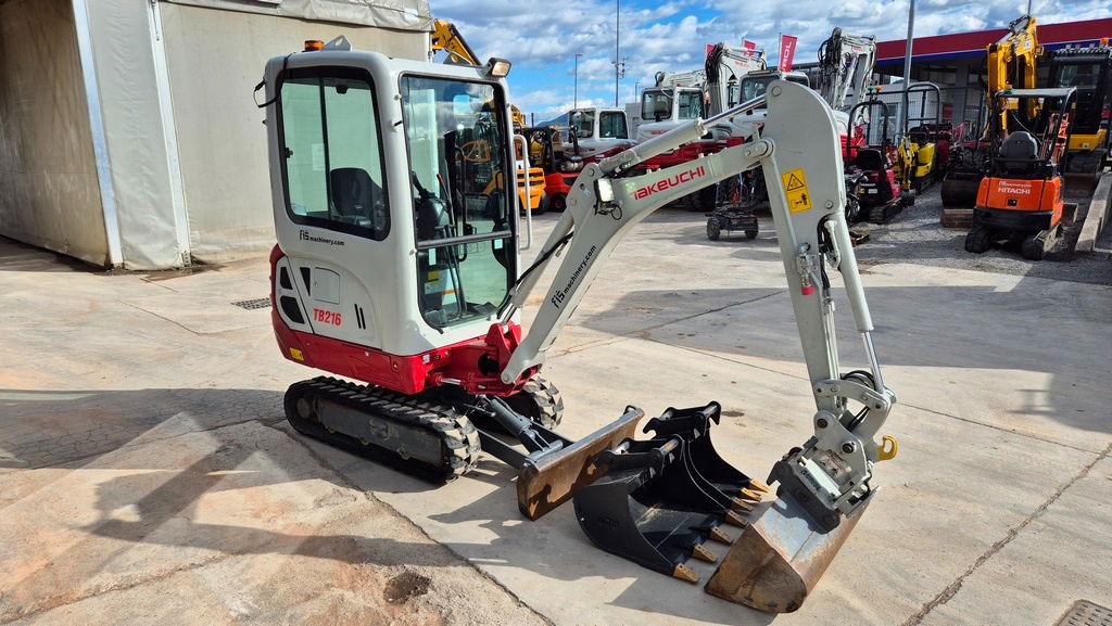Takeuchi TB216 - 2022 Year - 1335 Hours - Powertilt - Minikotró: 2 kép. Takeuchi TB216 - 2022 Year - 1335 Hours - Powertilt - Minikotró: 2 kép.