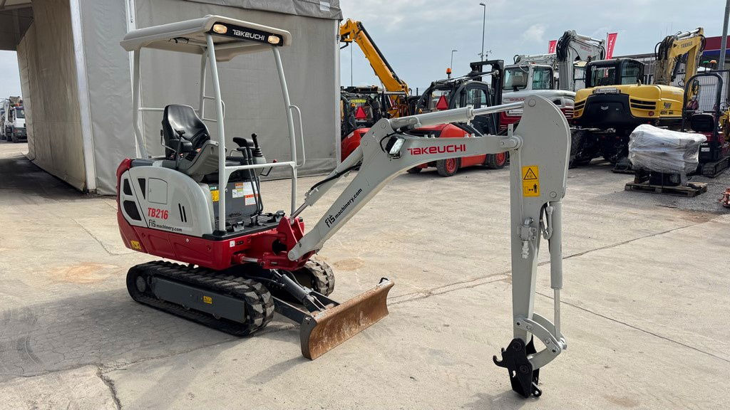 Takeuchi TB216 - 2022 Year - 765 Hours - Minikotró: 2 kép. Takeuchi TB216 - 2022 Year - 765 Hours - Minikotró: 2 kép.