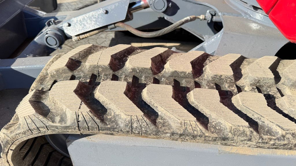 Takeuchi TB230 - 2019 Year - 2435 Hours - 2X Buckets - NEW Tracks - Minikotró: 4 kép. Takeuchi TB230 - 2019 Year - 2435 Hours - 2X Buckets - NEW Tracks - Minikotró: 4 kép.