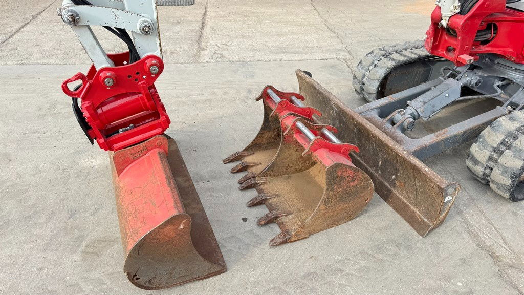 Takeuchi TB230 - Powertilt - 3X Buckets - 2021 Year - TOP - Minikotró: 5 kép. Takeuchi TB230 - Powertilt - 3X Buckets - 2021 Year - TOP - Minikotró: 5 kép.