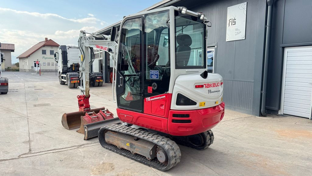 Takeuchi TB230 - Powertilt - 3X Buckets - 2021 Year - TOP - Minikotró: 4 kép. Takeuchi TB230 - Powertilt - 3X Buckets - 2021 Year - TOP - Minikotró: 4 kép.