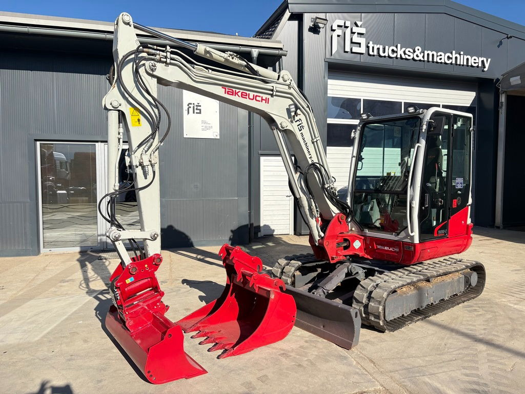 Minikotró Takeuchi TB250-2 - 2021 Year - 1825 Hours - Powertilt -3X Buckets: 24 kép. Minikotró Takeuchi TB250-2 - 2021 Year - 1825 Hours - Powertilt -3X Buckets: 24 kép.