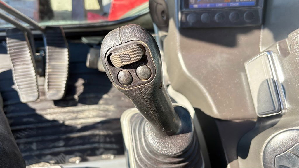 Minikotró Takeuchi TB250-2 - 2021 Year - 1825 Hours - Powertilt -3X Buckets: 15 kép. Minikotró Takeuchi TB250-2 - 2021 Year - 1825 Hours - Powertilt -3X Buckets: 15 kép.